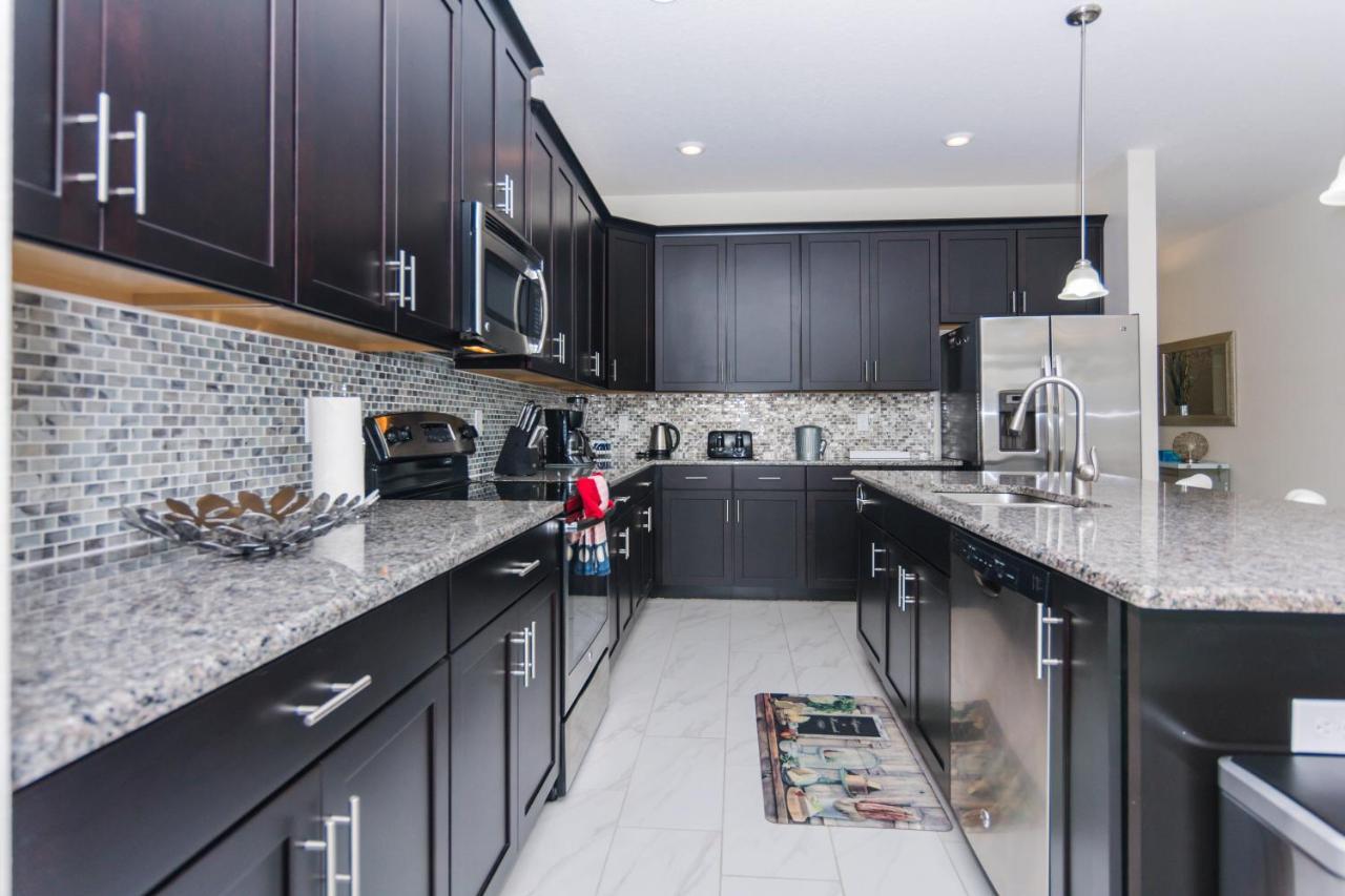 Enchanting Decor Home With Private Pool At Storey Lake Resort Sl4714 Kissimmee Eksteriør bilde